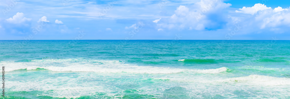 Fototapeta premium Beautiful view of sea vawes. Tropical landscape. Panorama