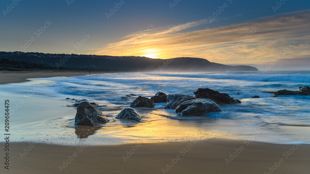Fototapeta premium Soft Blue Rocky Sunrise Seascape