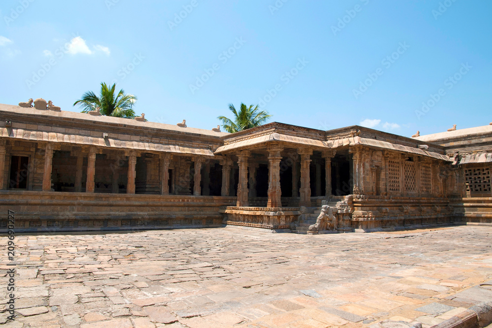 Cloisters and Mandapa, North West corner, Airavatesvara Temple, Darasuram, Tamil Nadu