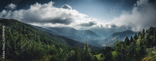 wildes Retezat-Gebirge in Rumänien © Georg