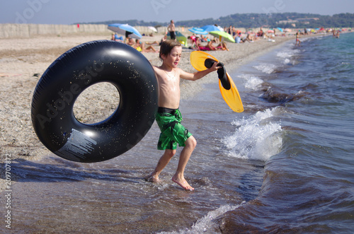 vacances à la mer - hyères, giens, plage de l'almanarre photo