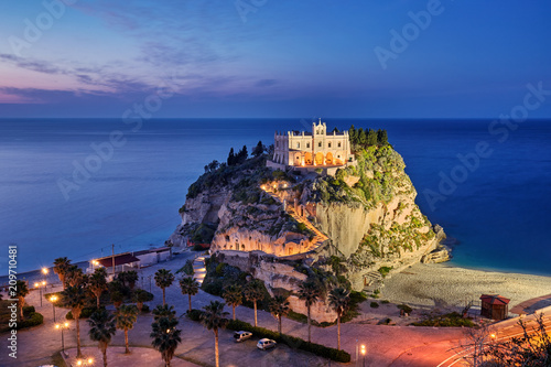 Photography Tropea, Santa Maria dell'Isola al tramonto