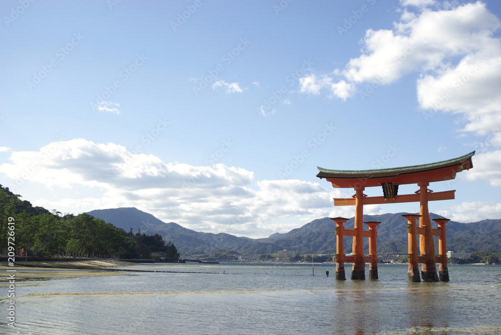 日本三景・安芸の宮島(Shinto Shrine) 日本三景・安芸の宮島(Shinto Shrine)