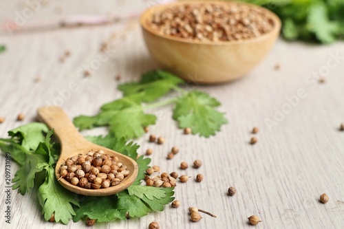 Coriander seeds and fresh