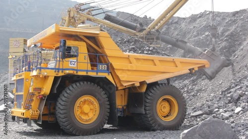 loading of iron ore 12