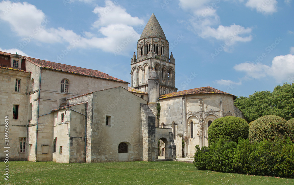 Abbaye aux Dames à Saintes