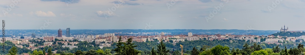 Panorama de Lyon et environs depuis Saint-Cyr-au-Mont-d'or