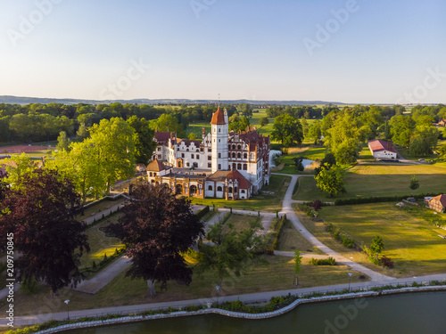 Deutschland, Mecklenburg-Vorpommern , Basedow ,Landkreis Mecklenburgische Seenplatte, Luftaufnahme,  Schloß Basedow photo