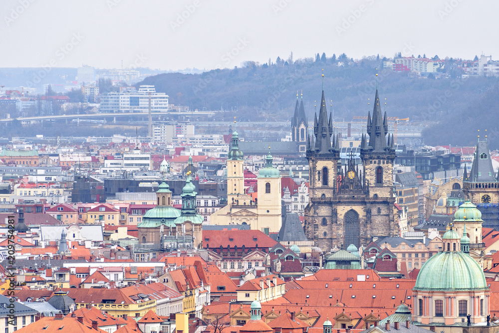 Obraz premium Old city buildings from above in a cloudy day.