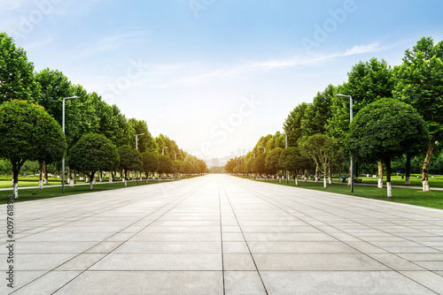 An empty floor in a city park