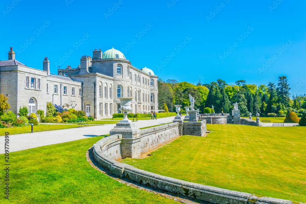 Naklejka premium Powerscourt Estate in Ireland
