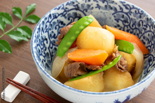 日本の家庭料理、肉じゃが