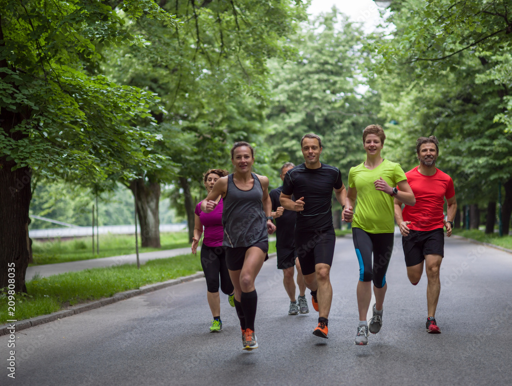 Fotografie runners team on morning training