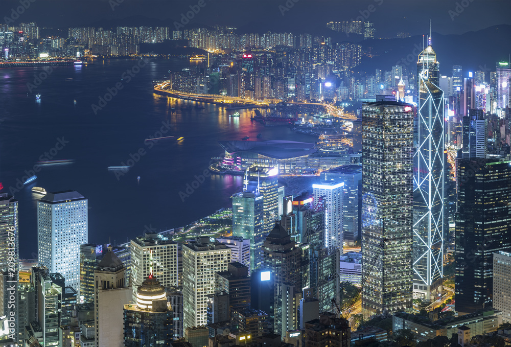 Fototapeta premium Victoria harbor of Hong Kong city at night