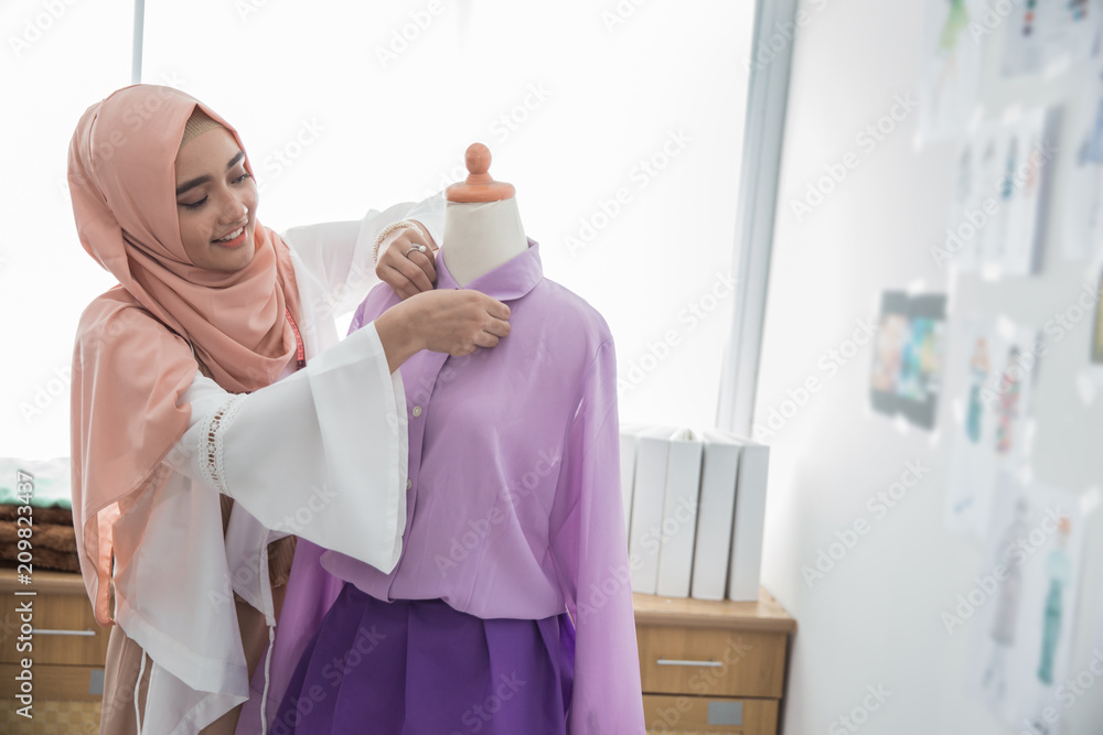 fashion designer make a clothing fashion designer make a clothing
