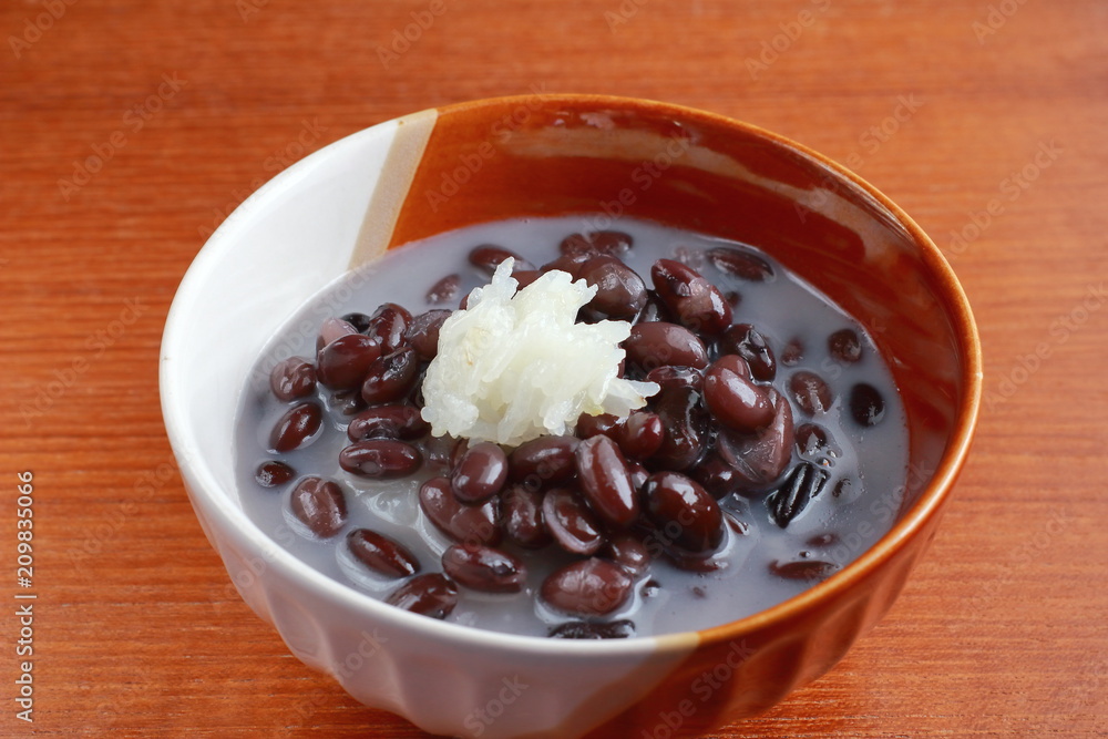 Sweet Sticky Rice with Black Beans in Coconut Milk Sweet Sticky Rice with Black Beans in Coconut Milk