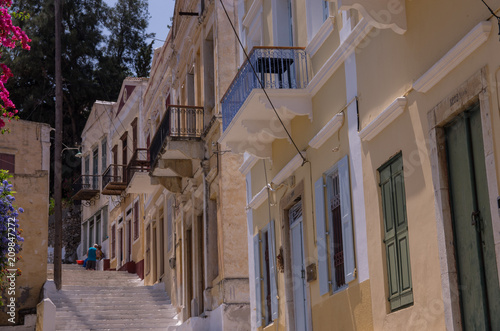 Symi, Grecja - romantyczne uliczki
