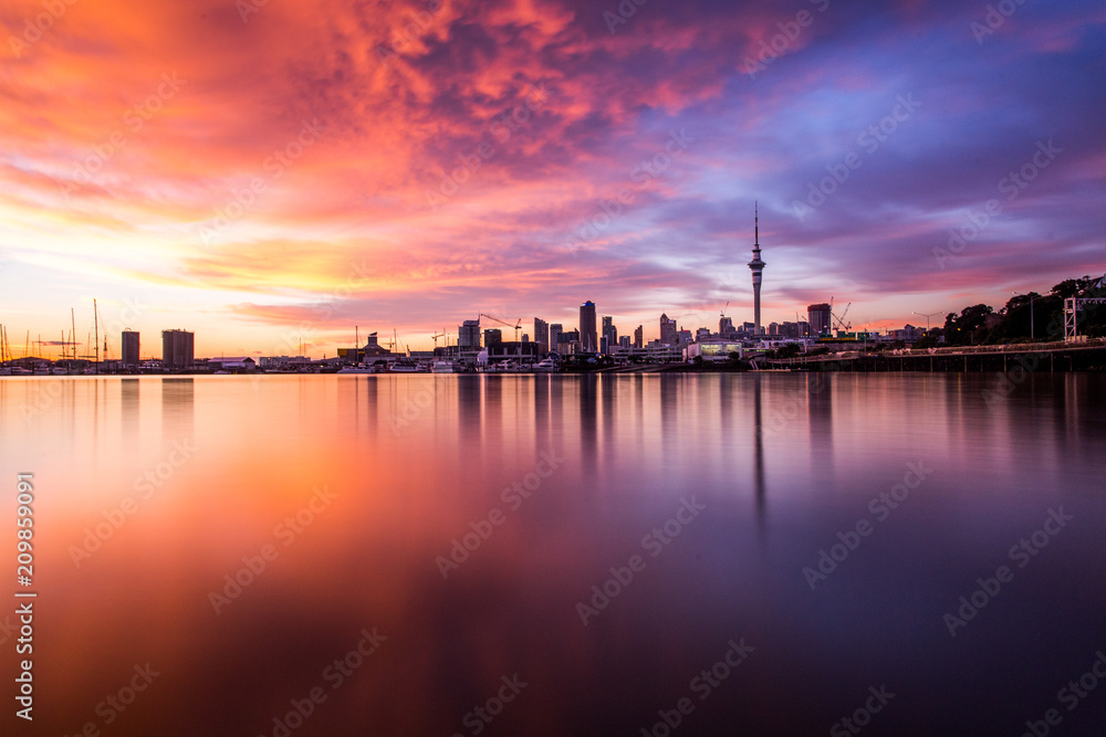 Sun rising over Auckland city, city scape, silhouette, New Zealand - obrazy, fototapety, plakaty 