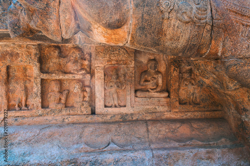Motifs depicting Buddha and his disciples, Airavatesvara Temple, Darasuram, Tamil Nadu