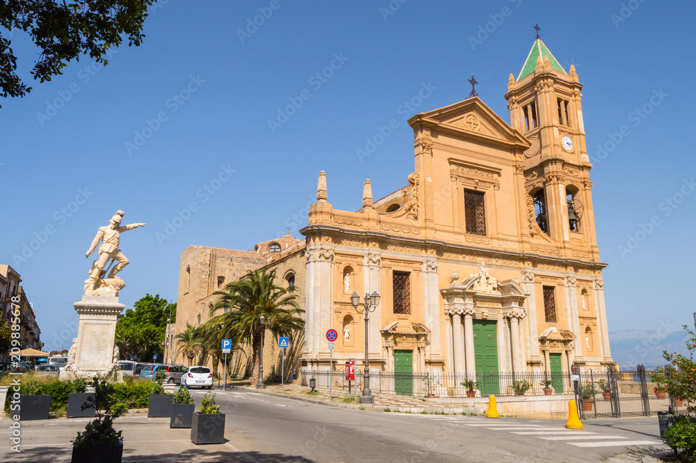 View of the San Nicola di Bari cathedral on the Duomo square in Termini Imerese View of the San Nicola di Bari cathedral on the Duomo square in Termini Imerese