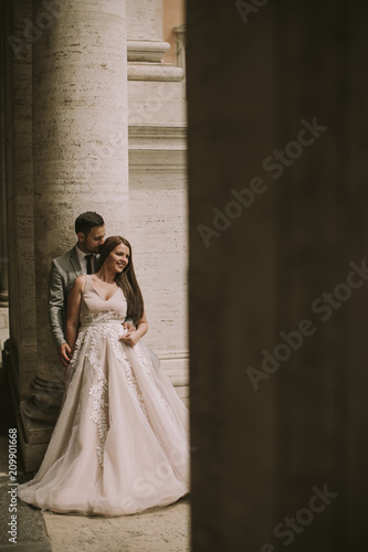 Wedding couple in Vatican, Rome, Italy © BGStock72