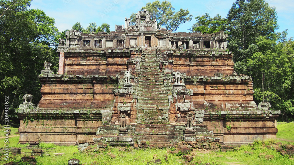 Naklejka premium historical ruins of Angkor Khmer Empire, Siem Reap, Cambodia
