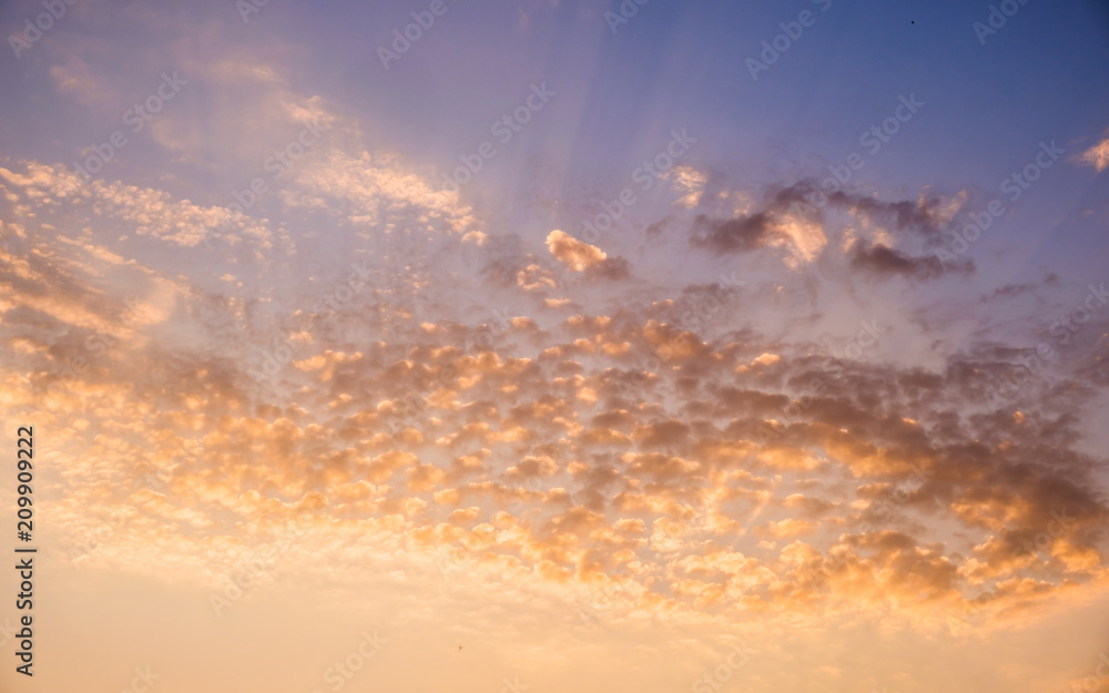 Obraz premium Dramatic sunset and sunrise sky.
