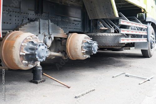 Replacement of wheels on a heavy truck in Indonesia