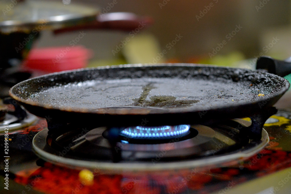 frying pan heating frying pan heating