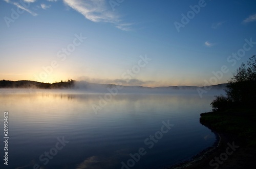 Fototapeta Naklejka Na Ścianę i Meble -  Morning fog at Algonquin Provincial Park, Ontario