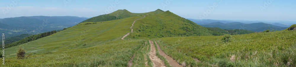 Obraz premium Bieszczady mountains, Poloniny mountains - panorama