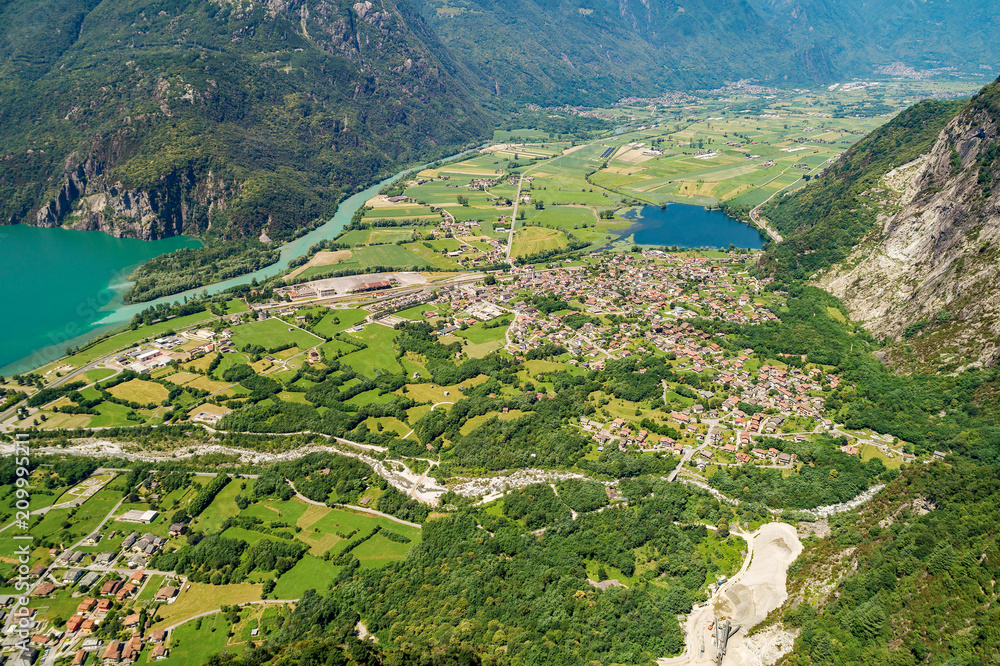 Lago di Novate Mezzola e Valchiavenna (IT) Vista aerea panoramica
