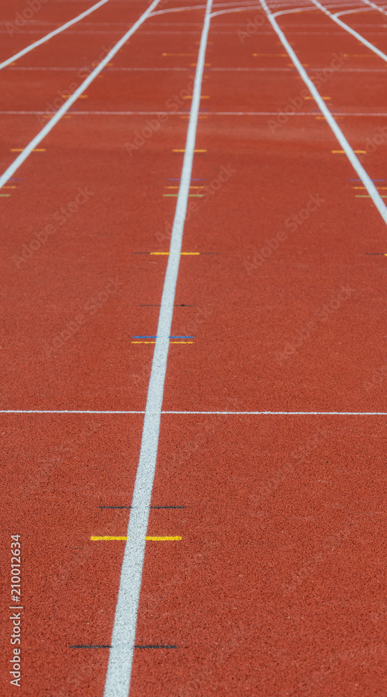 Laufbahnmarkierung auf einer Leichtathletikbahn Laufbahnmarkierung auf einer Leichtathletikbahn