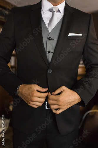 man suit with elegant tie