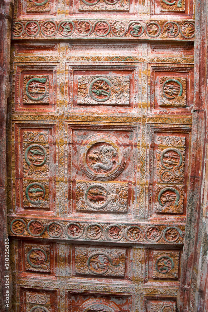 Sulptures and carvings on the ceiling, Nataraja mandapa, Airavatesvara Temple complex, Darasuram, Tamil Nadu