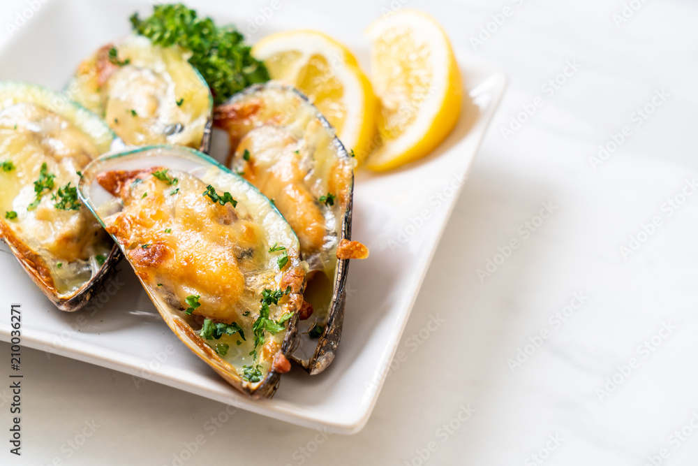 mussel baked with cheese mussel baked with cheese