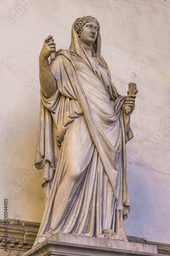 Statue Sabine woman in Loggia dei Lanzi in Florence