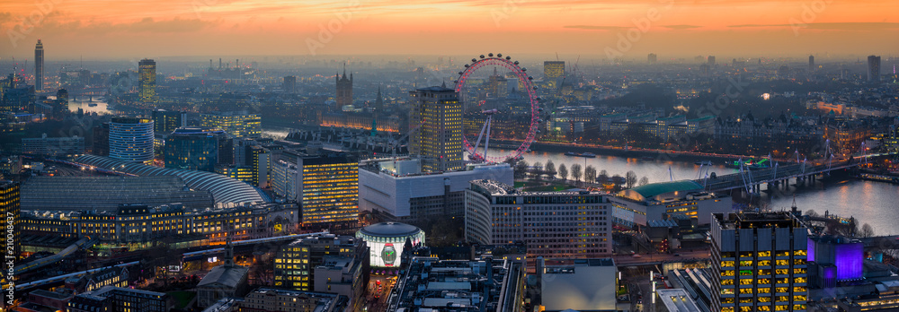 Golden London Skyline - obrazy, fototapety, plakaty 