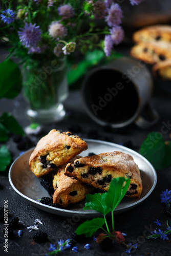 Mulberry Scones.style vintage