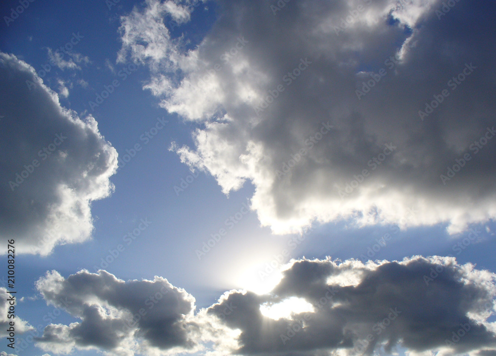 Obraz premium Sun Rays Through the Clouds