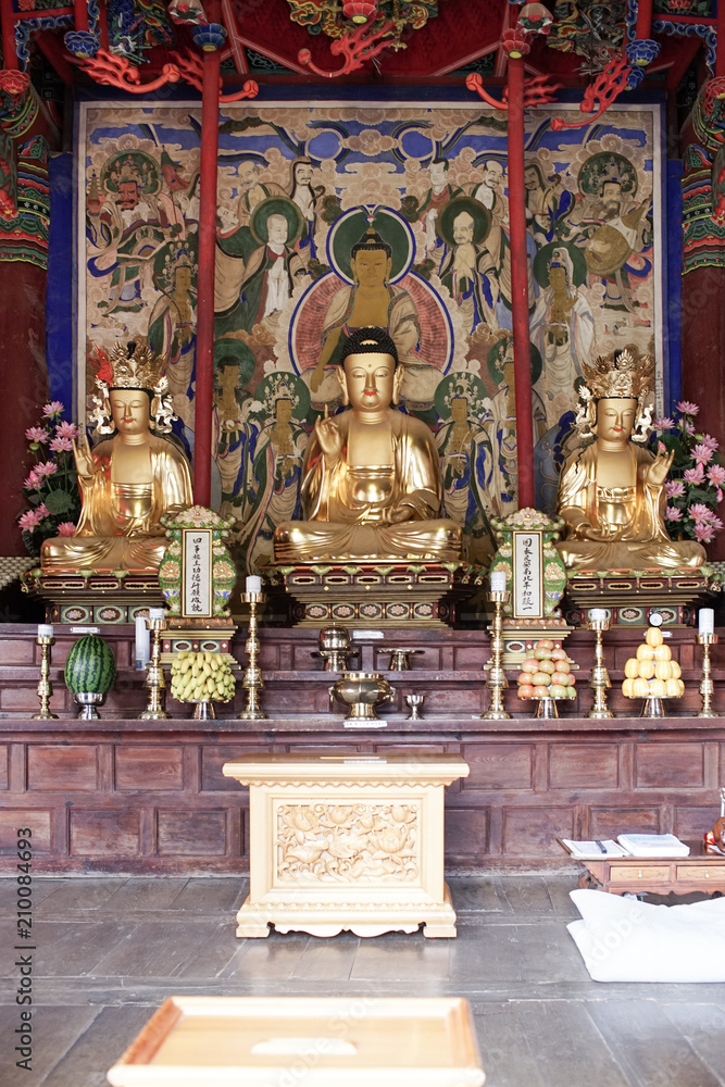 Statue de Bouddha dans une Temple coréen à Sokcho en Corée du Sud