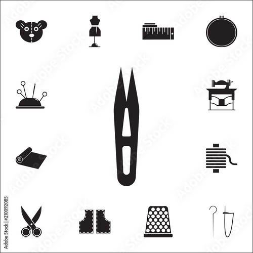 eyebrow tweezers icon icon. Detailed set of Handmade icons. Premium quality graphic design sign. One of the collection icons for websites, web design, mobile app