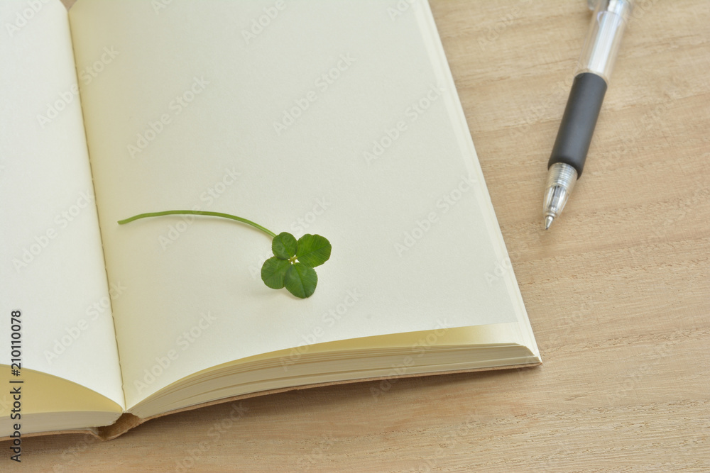 Obraz premium Four leaf clover 