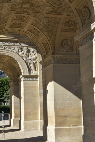 Voûtes sculptées de l'arc de triomphe du Carrousel à Paris, France