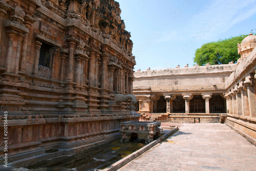 Cloisters in the north west corner, Subrahmanyam shrine, Brihadisvara Temple complex, Tanjore