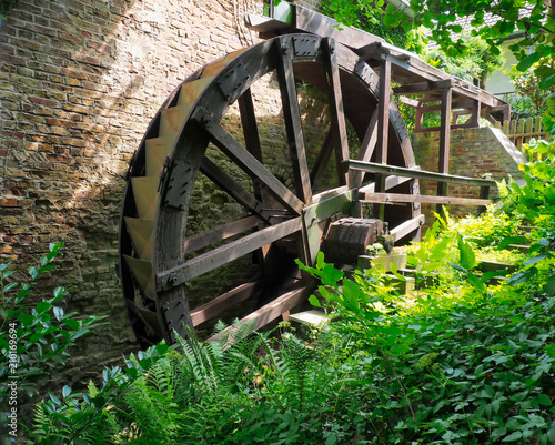 Wasserrad einer Mühle in Holzlar photo