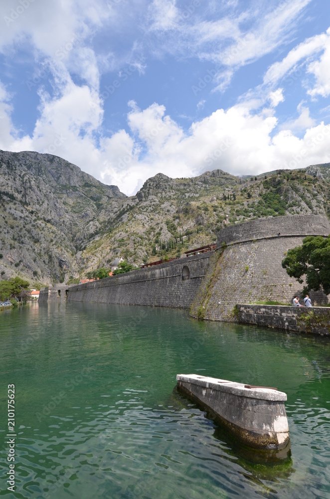 Fototapeta premium крепостная стена