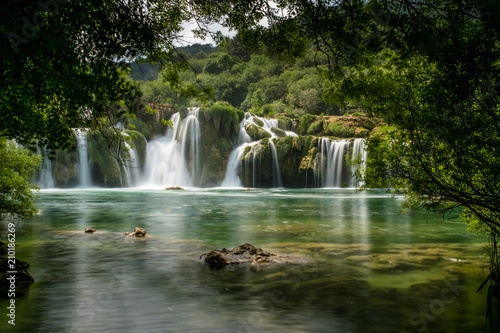 Klares Wasser und traumhafte Wasserfälle im Krka Nationalpark