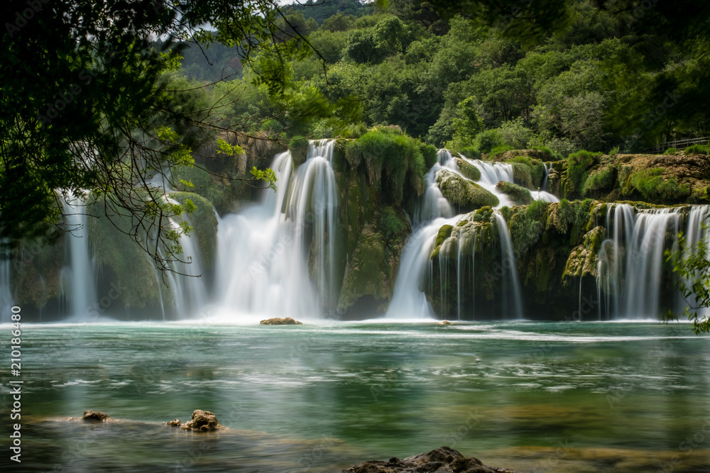 Wunderschöne Wasserfälle im Krka Nationalpark