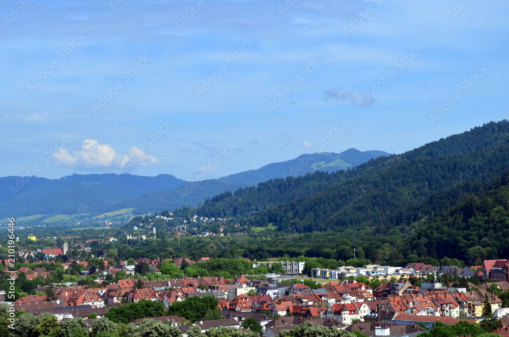 Blick auf Freiburg-Wiehre und das Dreisamtal